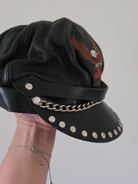 1970s Vintage Harley-Davidson leather biker cap – authentic and rare.